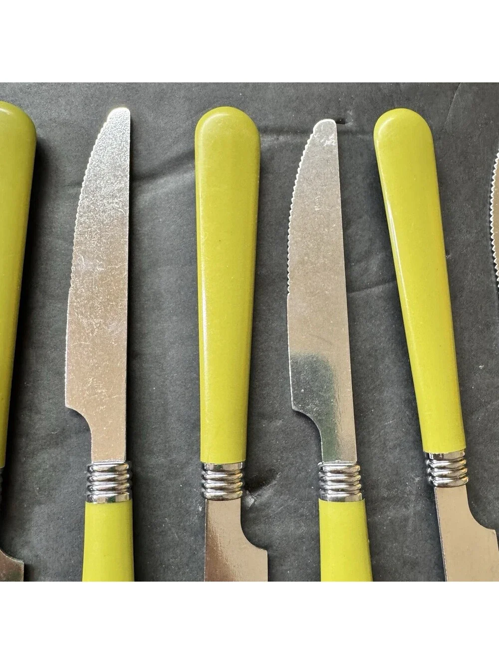 8 Vintage Knives Flatware Green Handle Stainless Blade Retro MCM Knife 1970s